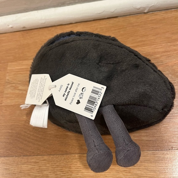 Jellycat authentic Amuseables Michelle Mussel, new with tags - Picture 3 of 5